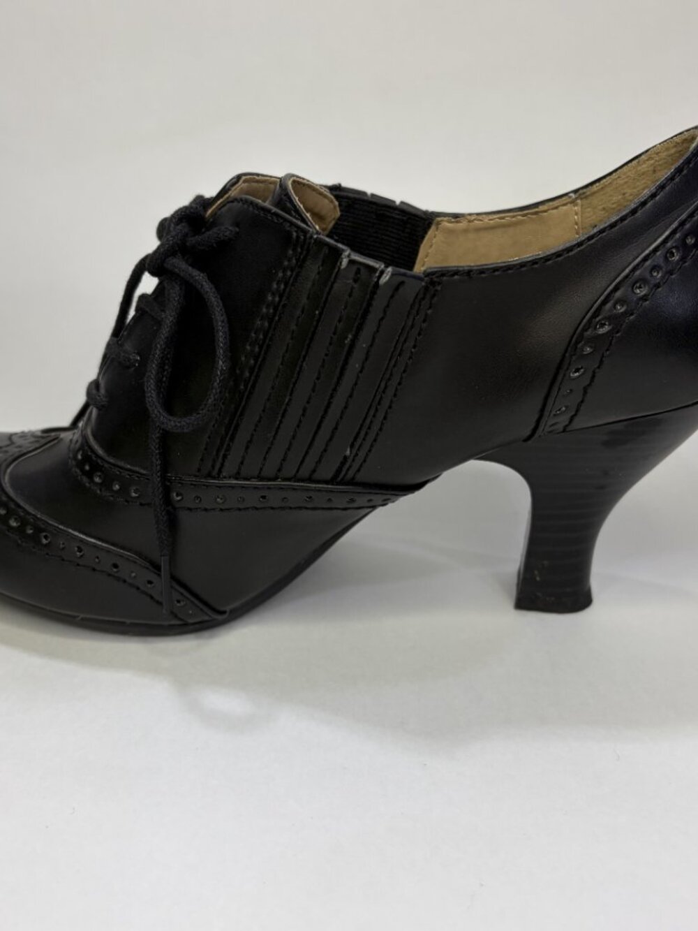 GH Bass Black Heeled Size 7 Wingtip Ankle Boot Oxford Women's Tie Vintage Style - Picture 4 of 8